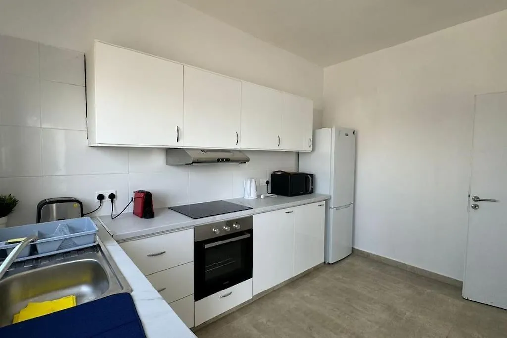 Two Bedroom Apartment In Downtown Larnaka 0*,